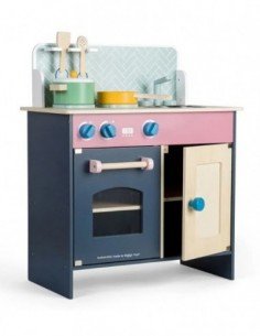 Medinė virtuvė su indais,...