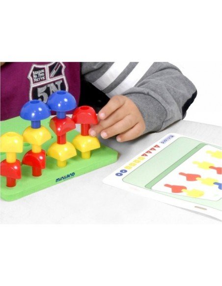 Žaidimas ACTIVITY PIN, 144det.+ 4 pagrindai + 18 plastikinių kortelių su užduotim