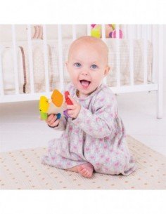Žaislas kūdikiui medinis RAINBOW STAR, su veidrodėliu 3mėn.+